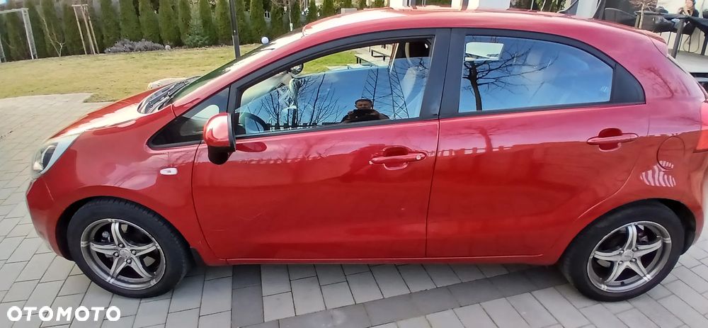 Kia Rio 1.4 crdi L - 8