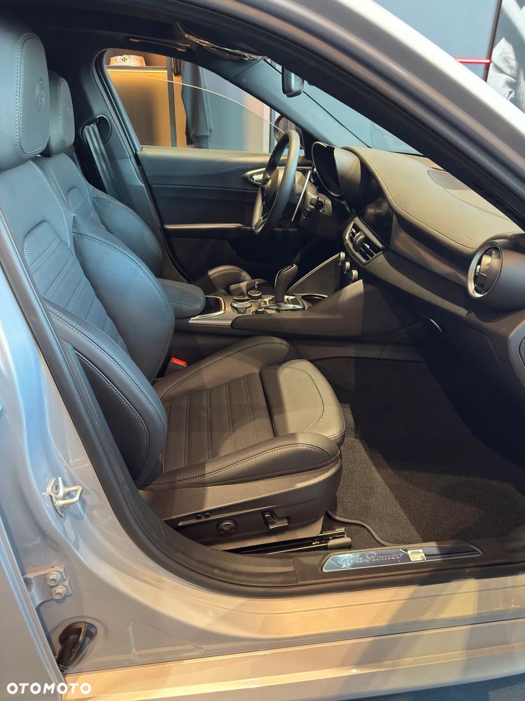 Alfa Romeo Giulia 2.2 D Turbo Veloce Q4 - 9