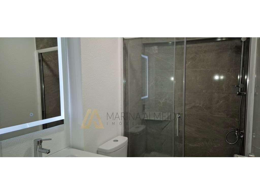 Moradia térrea T1+1 totalmente remodelada de raiz, com quintal e es... - Grande imagem: 5/16