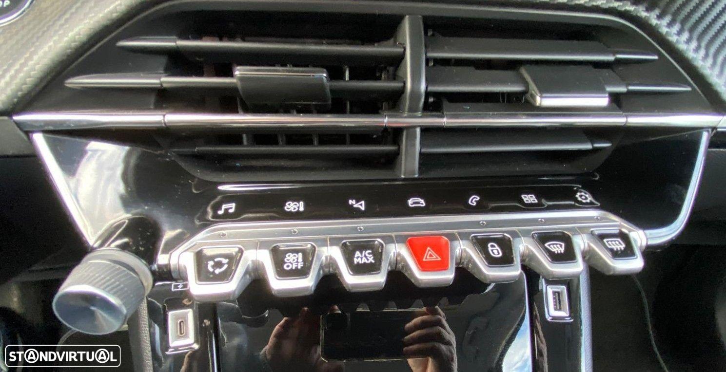Peugeot 2008 1.2 PureTech Allure EAT8 - 25