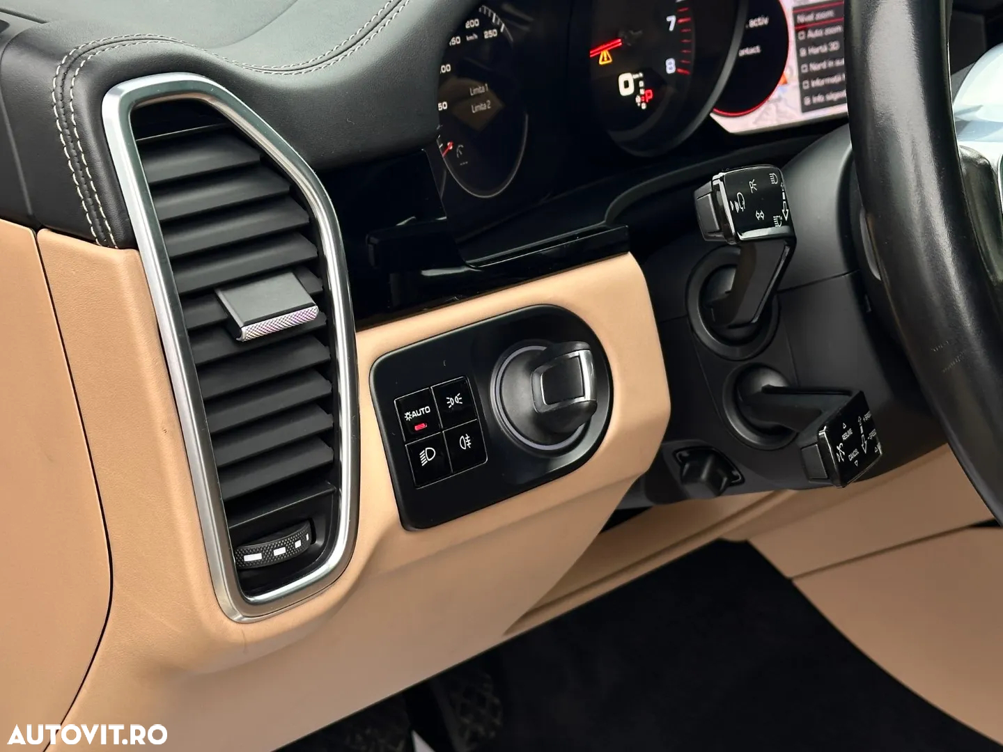 Porsche Cayenne - 22