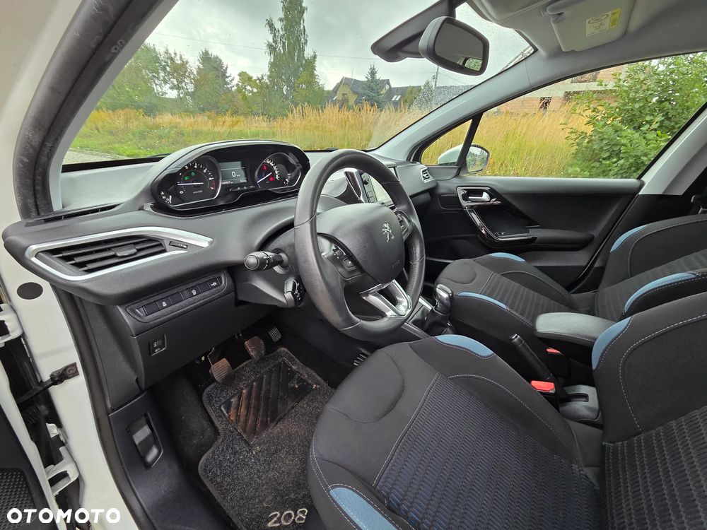 Peugeot 208 1.2 PureTech Allure - 17