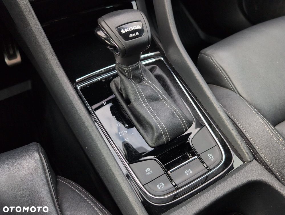 Skoda Karoq 2.0 TDI SCR 4x4 Sportline DSG - 38