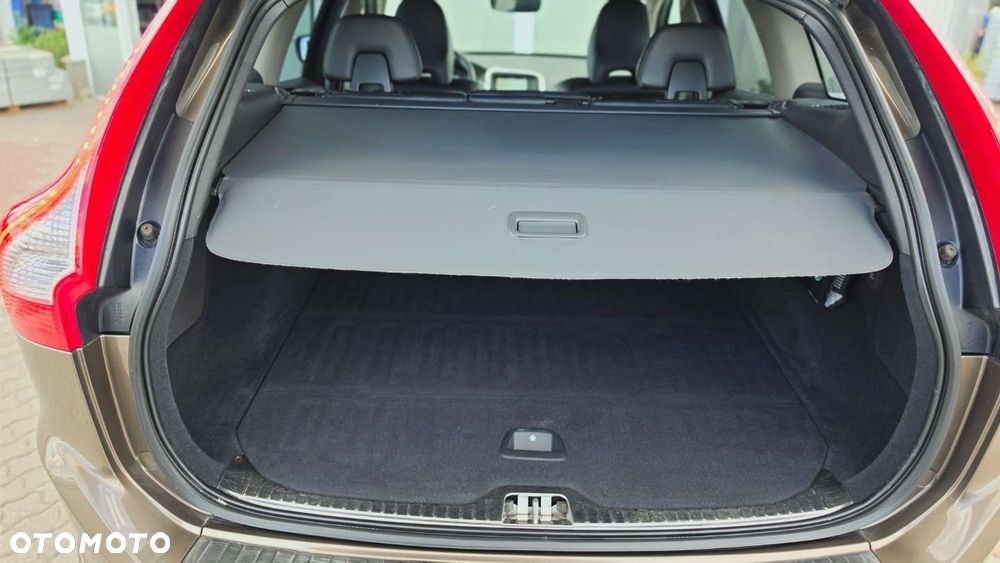 Volvo XC 60 D3 Geartronic Summum - 21