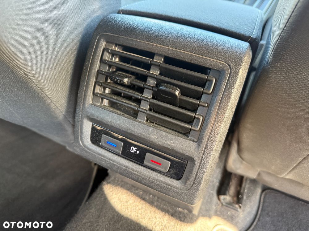 Volkswagen Golf VIII 1.5 eTSI Life DSG - 17