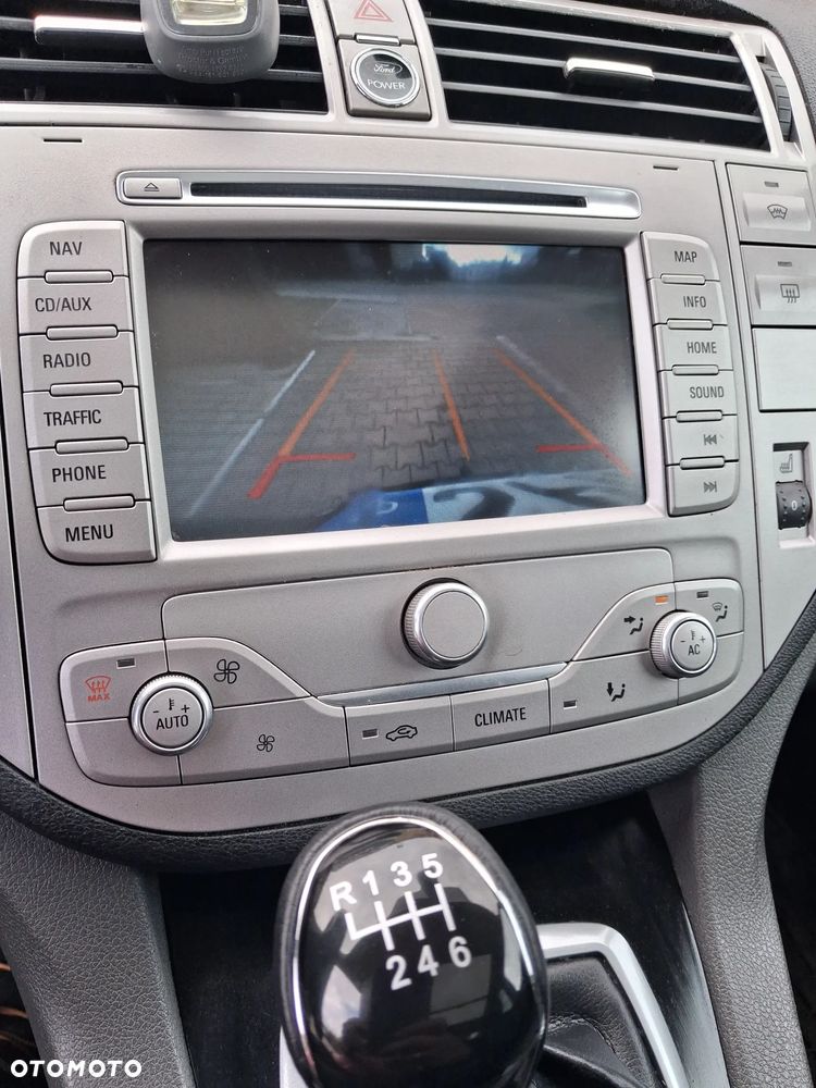 Ford Kuga - 11