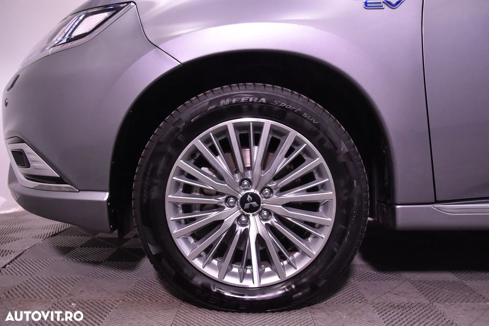 Mitsubishi Outlander - 13