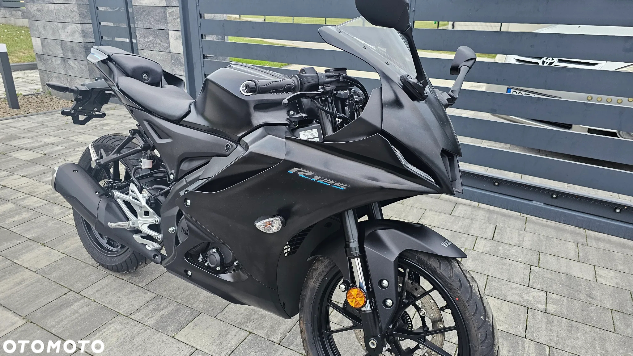 Yamaha YZF - 13
