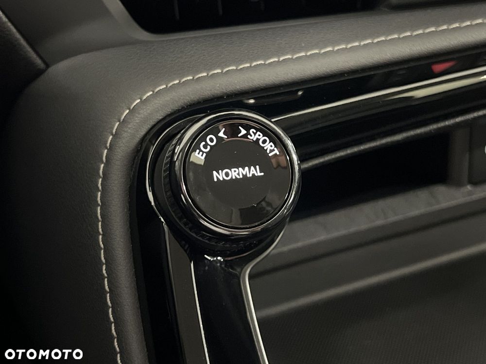 Lexus NX 350h Business AWD - 24