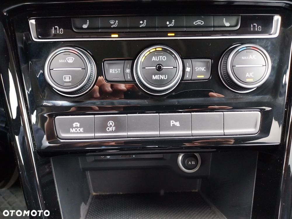 Volkswagen Touran - 31