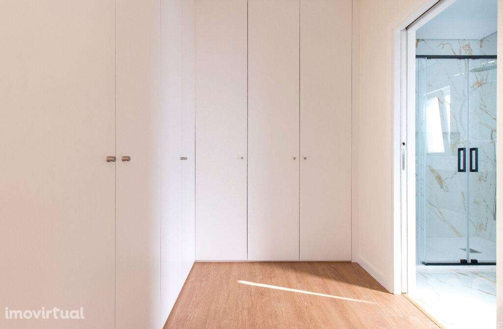 Casa / Villa T4 em Fernão Ferro de 150,00 m2 - Grande imagem: 2/11