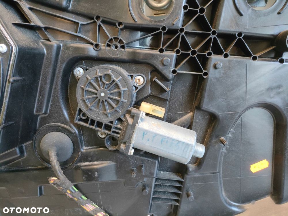 FORD FIESTA MK6 02- PODNOŚNIK SZYBY PRAWY PRZÓD - 4