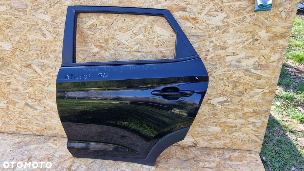 HYUNDAI TUCSON 3 III DRZWI TYŁ TYLNE LEWE LEWA KOD LAK. PAE - 1