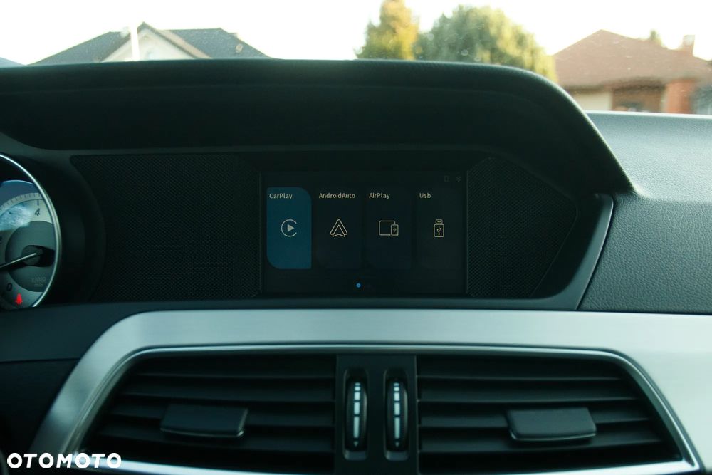 Mercedes-Benz Klasa C 200 (BlueEFFICIENCY) 7G-TRONIC Avantgarde - 27