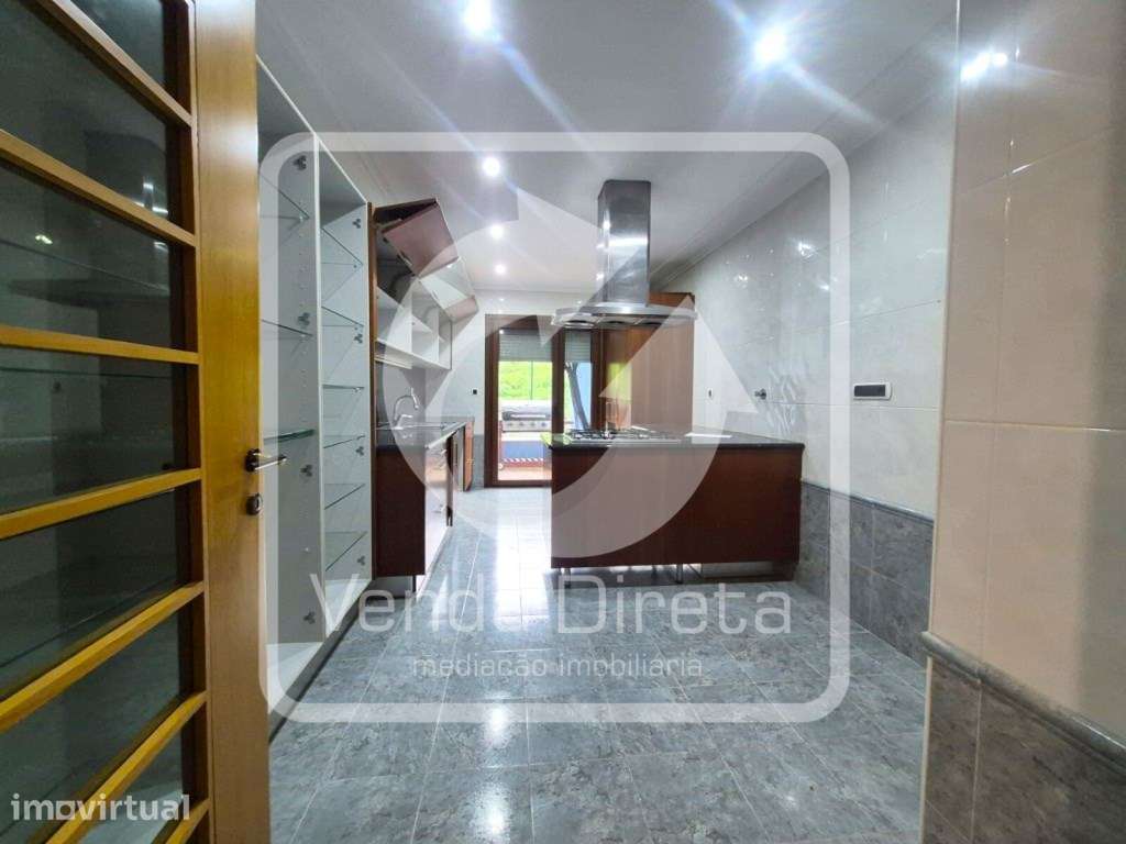 Apartamento T2 com excelentes áreas | Piscina | Centro de Vila Fran... - Grande imagem: 2/33
