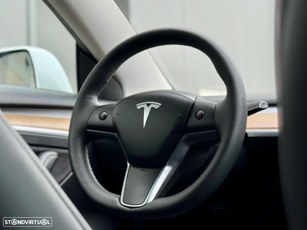 Tesla Model 3 - 35