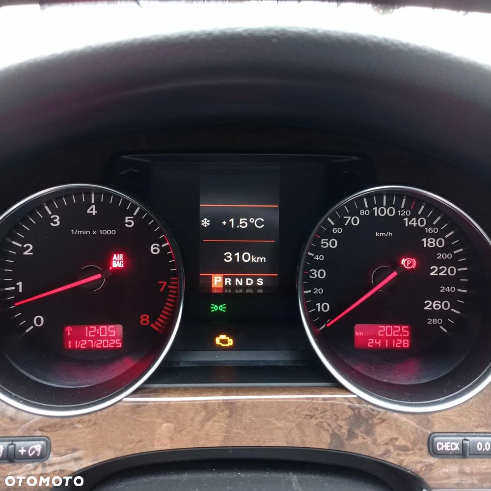 Audi A8 4.2 Quattro - 16