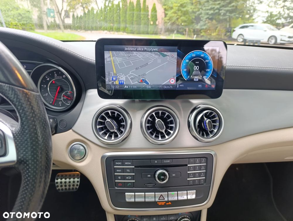 Mercedes-Benz GLA AMG 45 4-Matic - 13