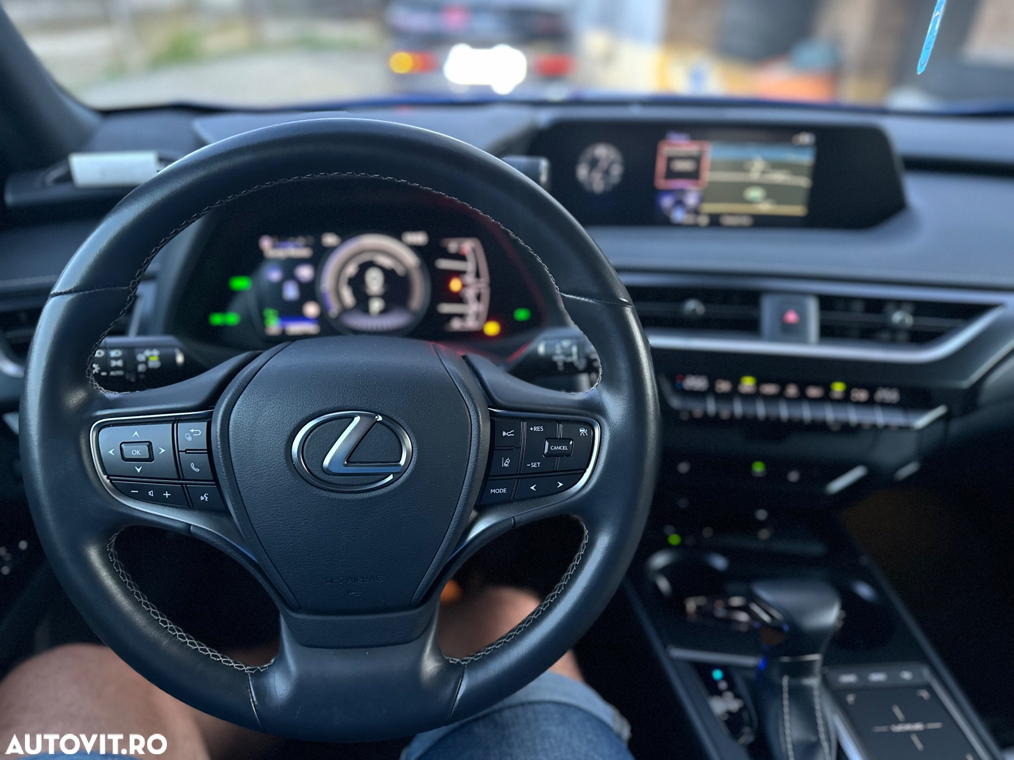 Lexus UX 250h 2.0L HEV 20H- (178 HP) 4X4 CVT Luxury - 33