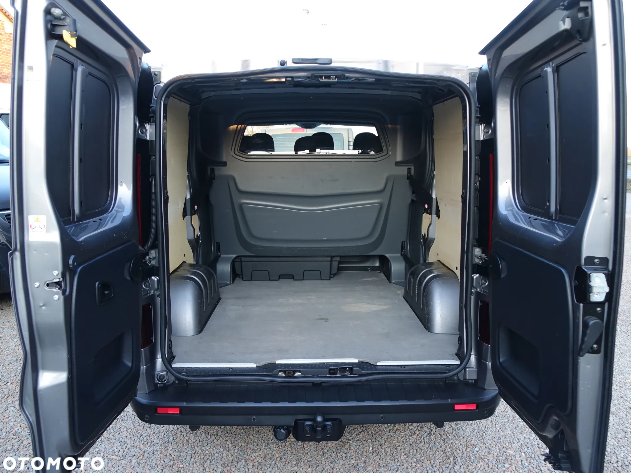 Opel Vivaro 6-osobowy brygadówka L1H1 - 8