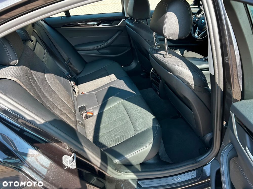 BMW Seria 5 530e iPerformance Luxury Line - 36
