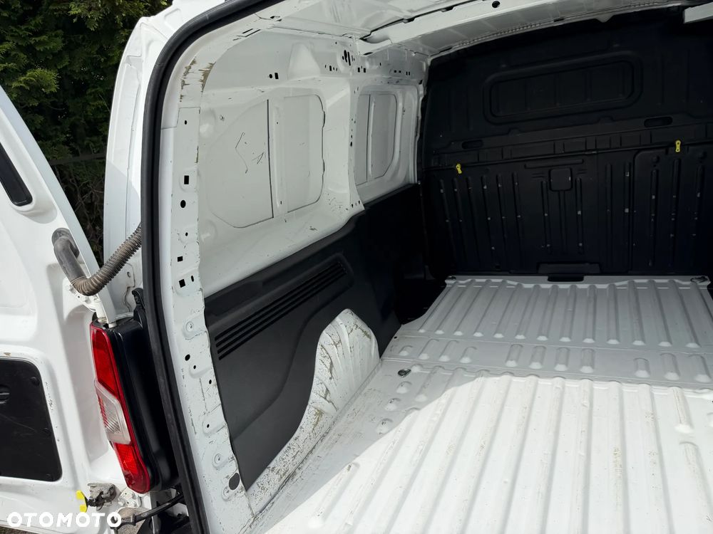 Citroën BERLINGO - 32