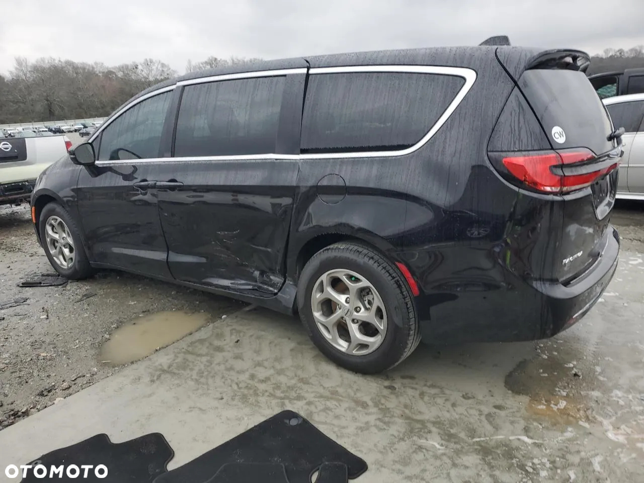 Chrysler Pacifica - 4