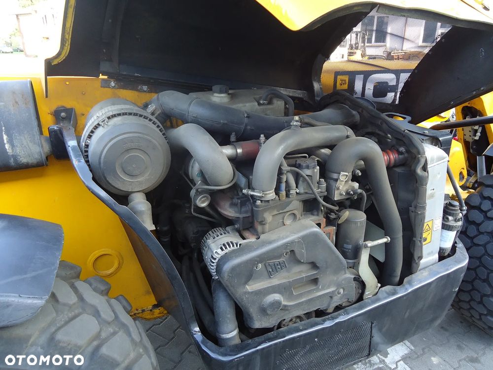 JCB 527-58 AGRI - 12