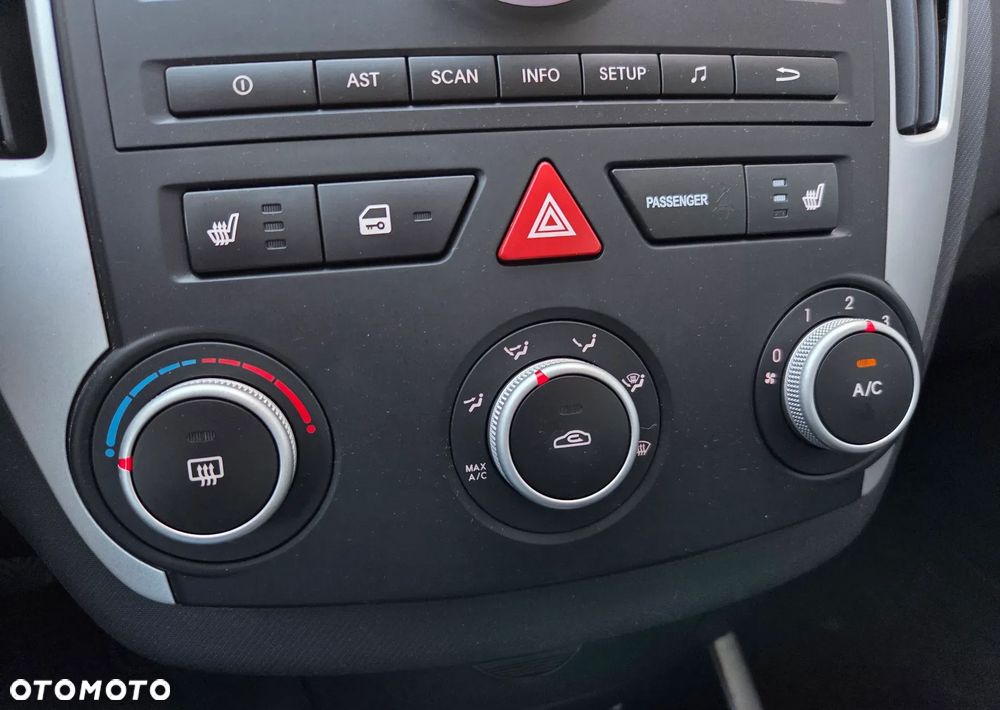 Kia Ceed 1.4 CVVT Attract - 31