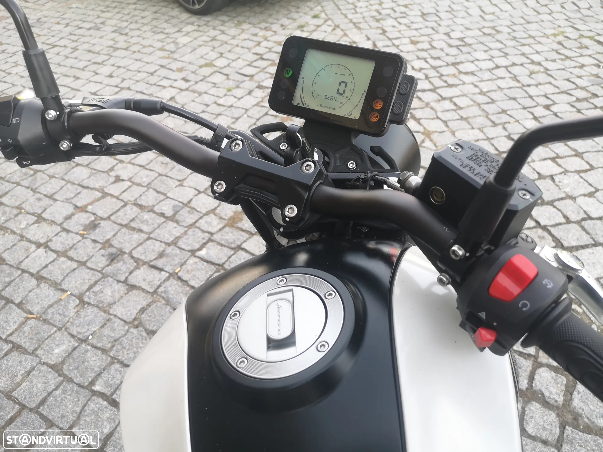 Benelli Leoncino 250 A2 - 7