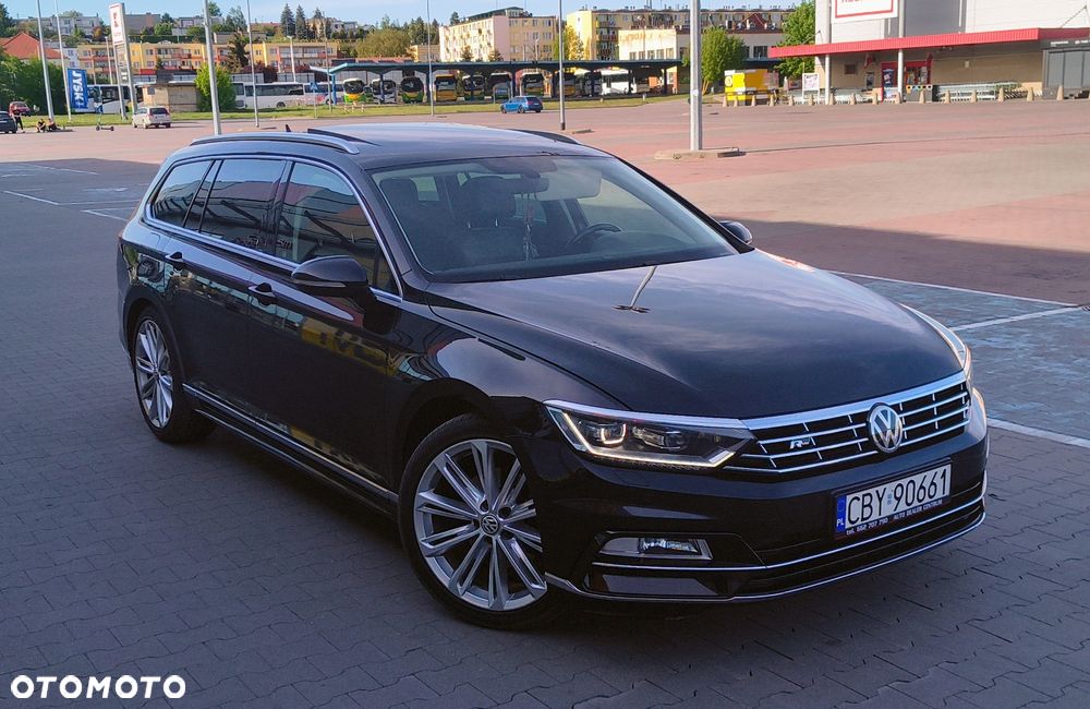 Volkswagen Passat - 1