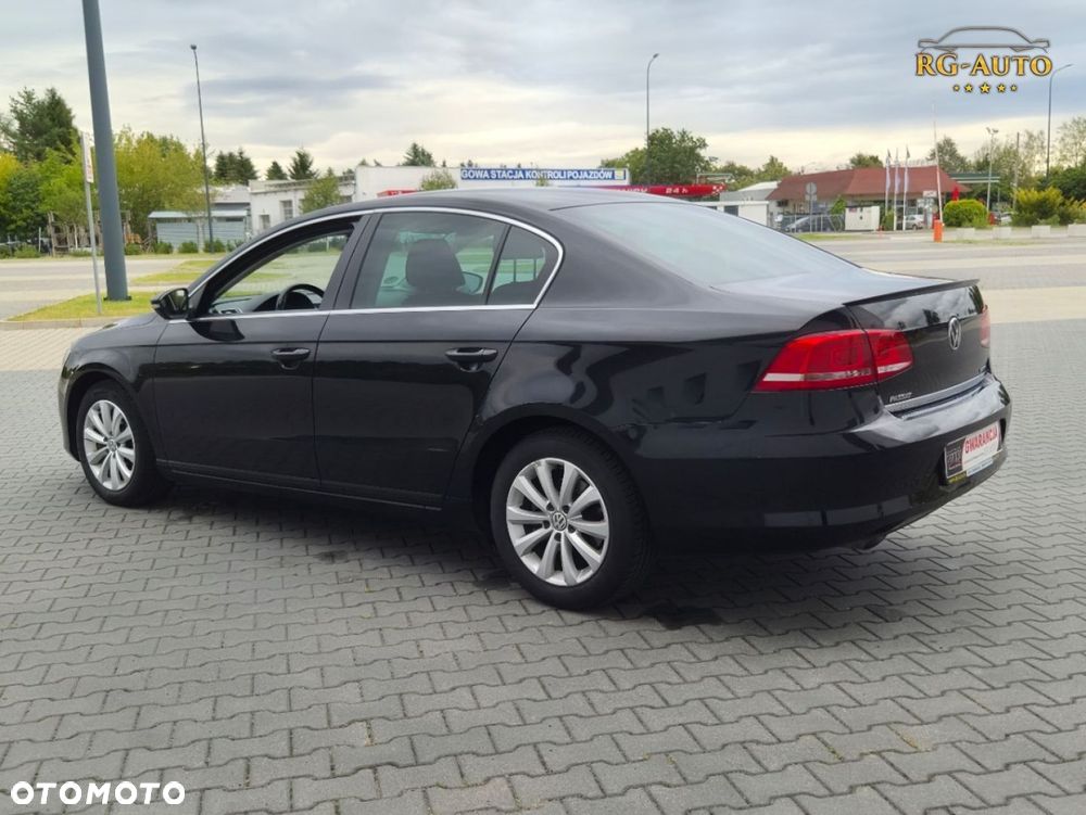 Volkswagen Passat - 32