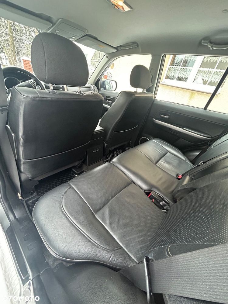 Suzuki Grand Vitara 2.0 - 7