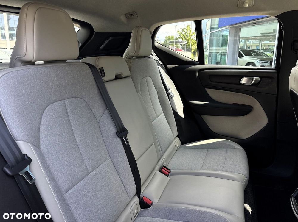 Volvo XC 40 - 24