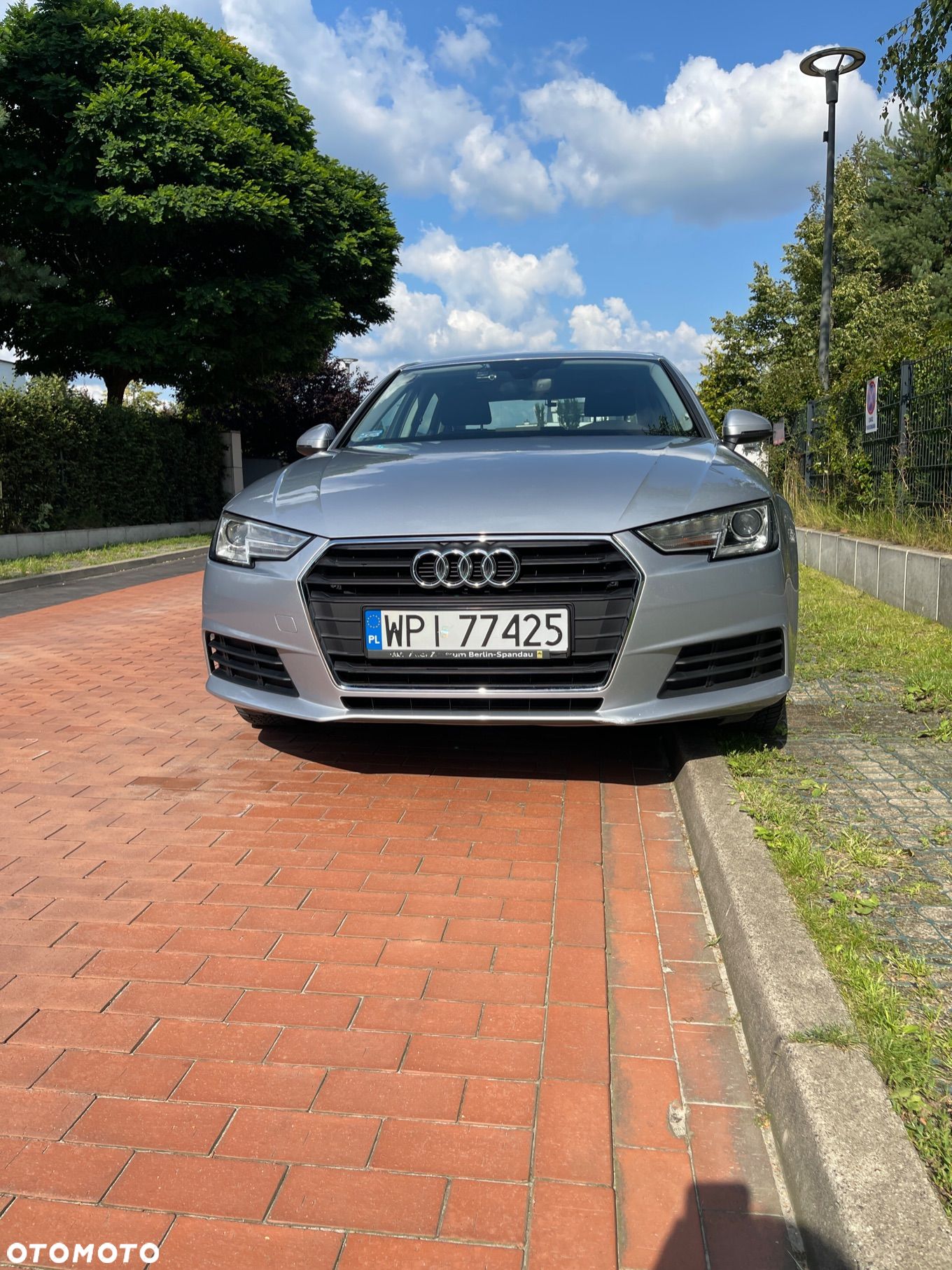 Audi A4 - 1