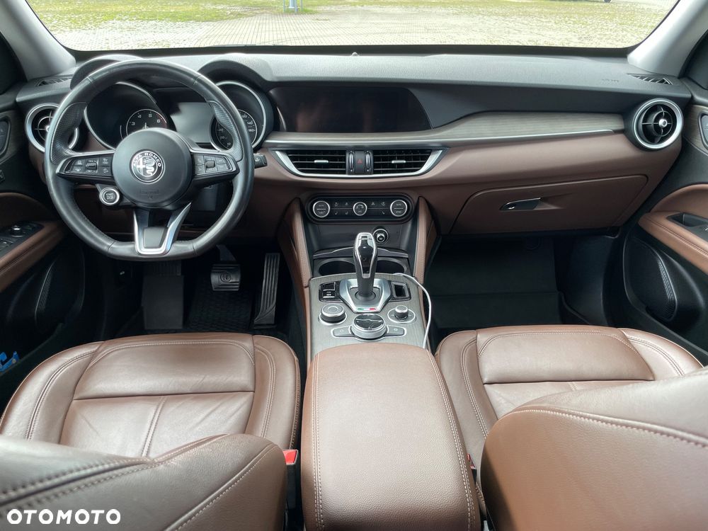 Alfa Romeo Stelvio 2.0 Turbo Veloce Q4 - 19