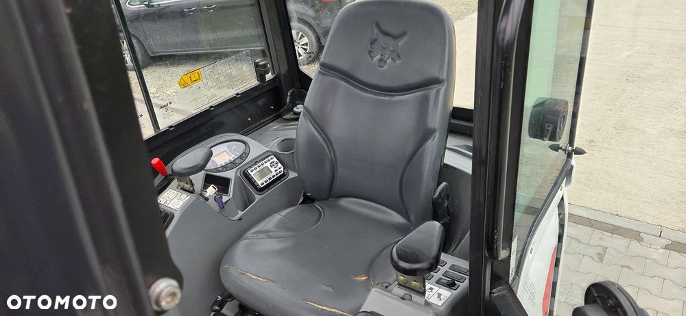 Bobcat E19 - 15
