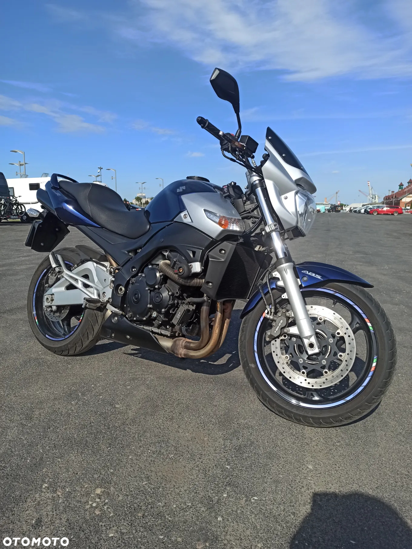 Suzuki GSR - 5