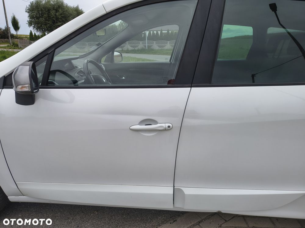 Renault Grand Scenic - 12