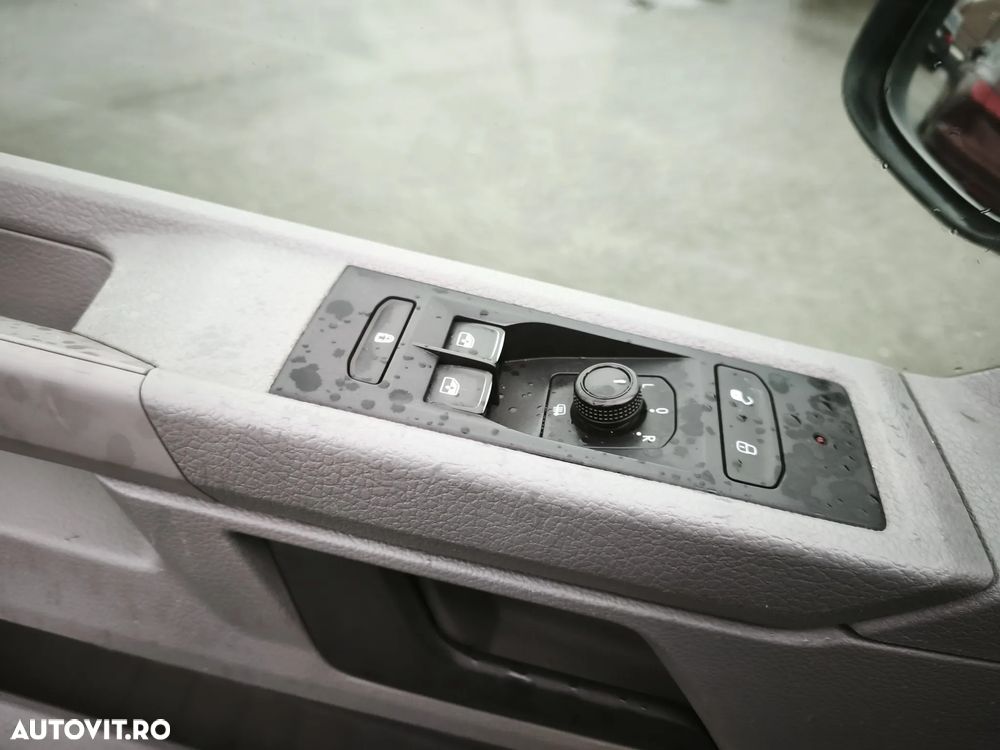 Volkswagen Transporter - 18