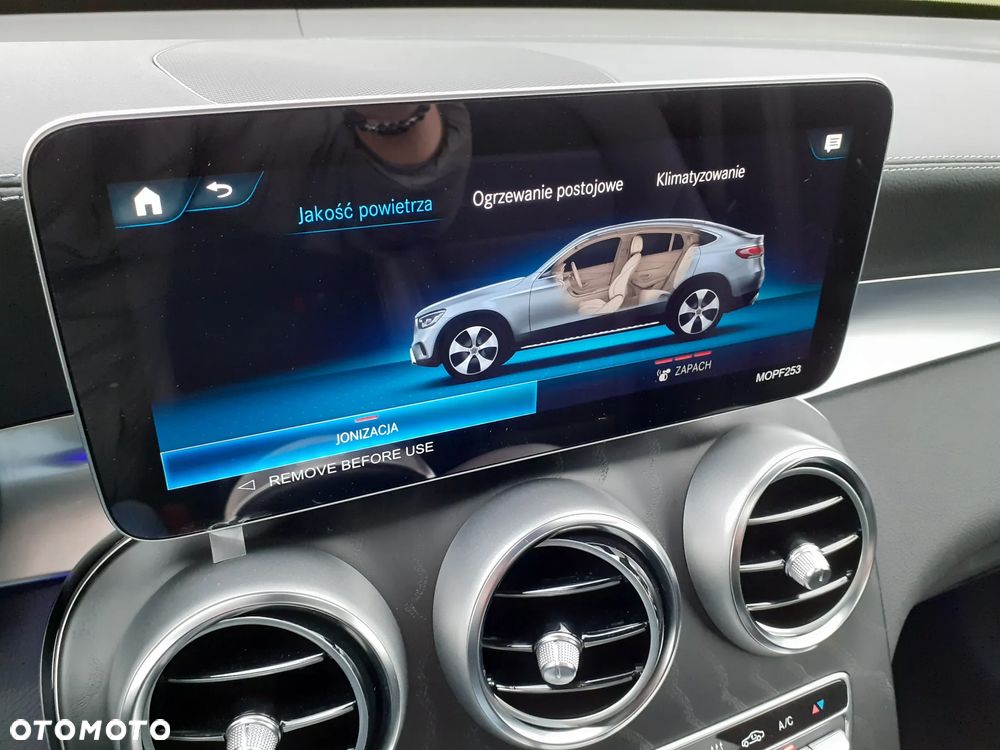 Mercedes-Benz GLC 300 d 4Matic 9G-TRONIC AMG Line Plus - 36