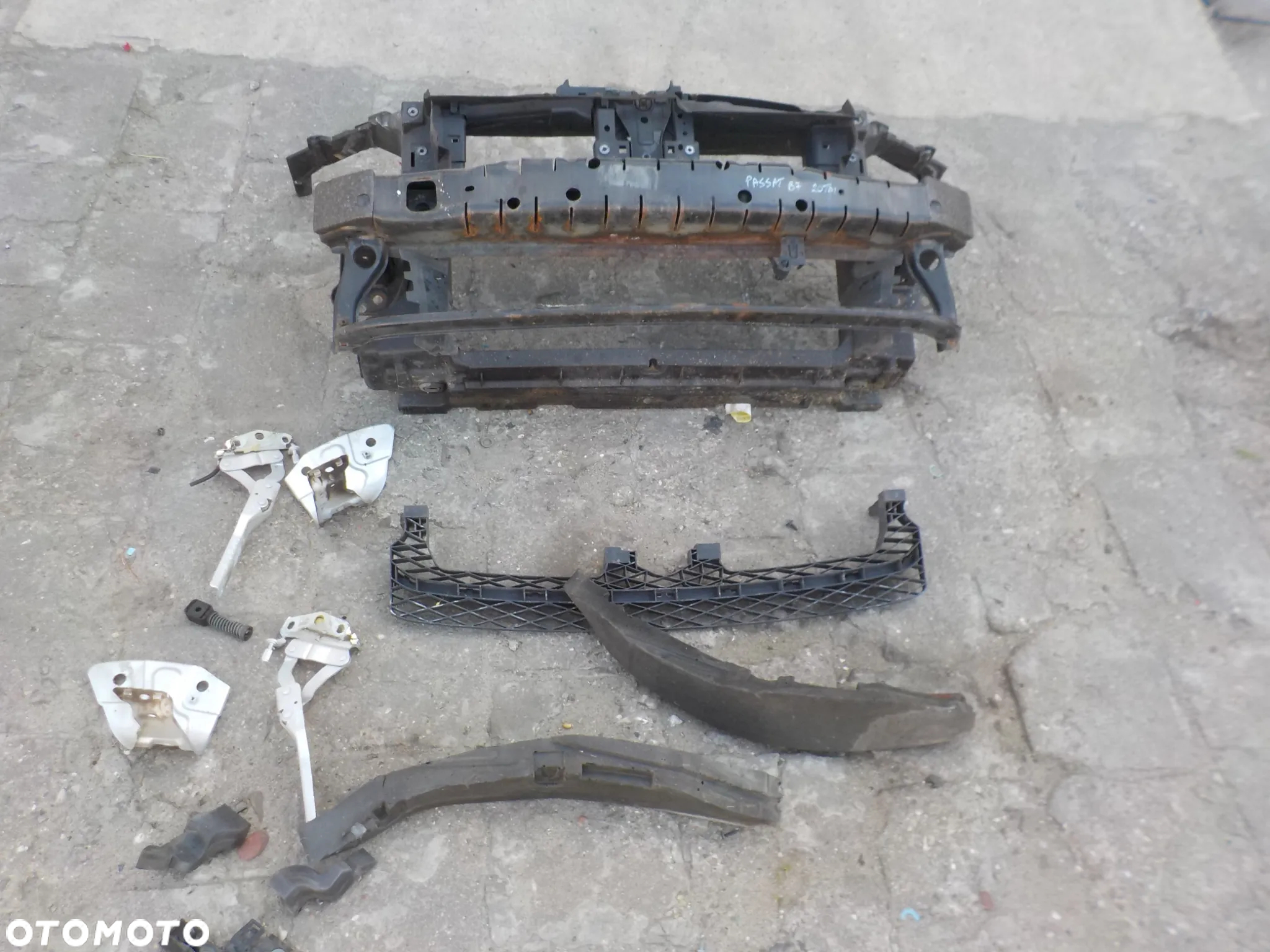VOLKSWAGEN PASSAT B7 2.0 TDI PRZÓD MASKA ZDERZAK BŁOTNIKI PAS PRZEDNI Z CHŁODNICAMI LAMPY ANGIELSKIE - 17