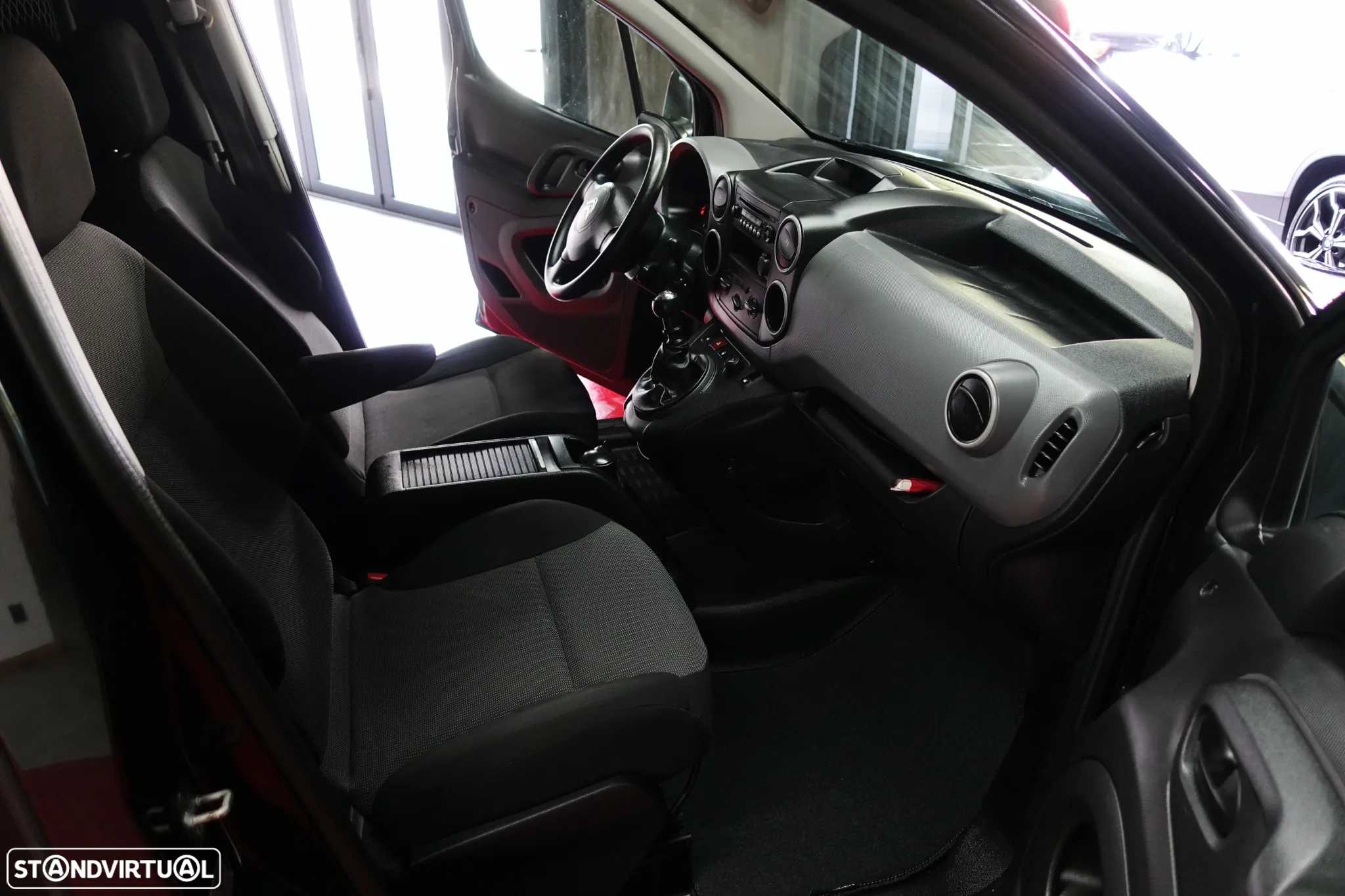 Peugeot BERLINGO IGUAL A NOVA - 35