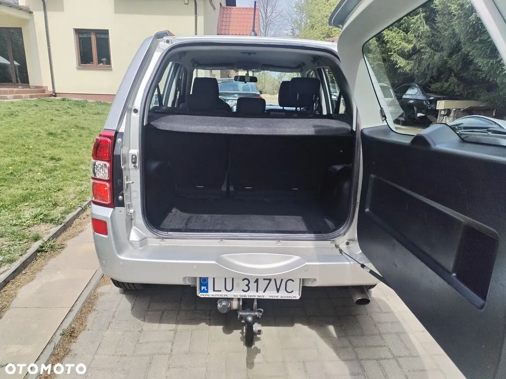 Suzuki Grand Vitara 2.0 Comfort Family - 10