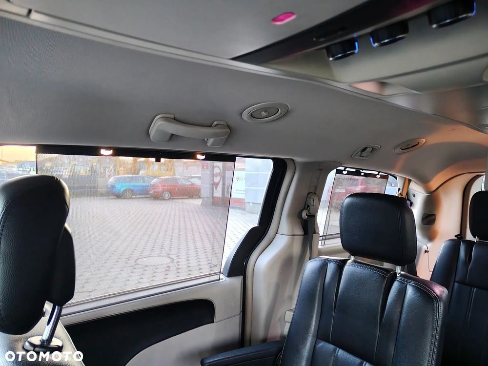 Lancia Voyager 2.8CRD Gold - 10