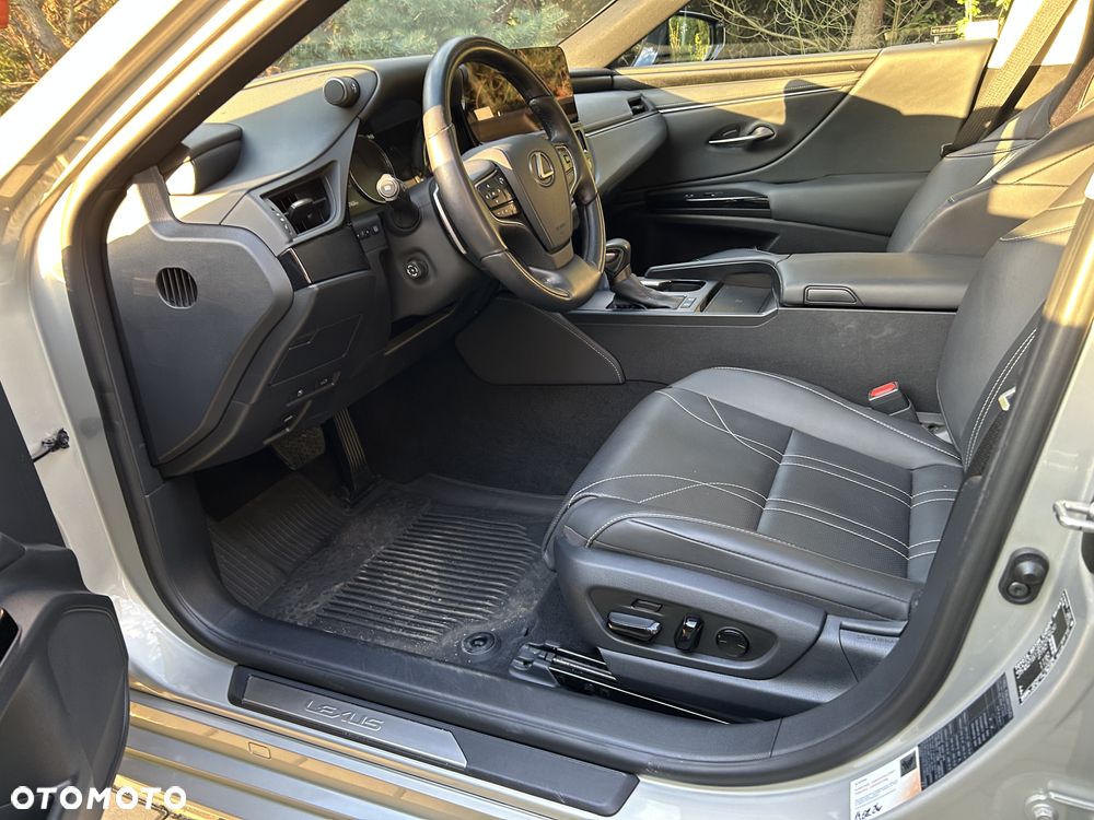 Lexus ES 300h Prestige - 8