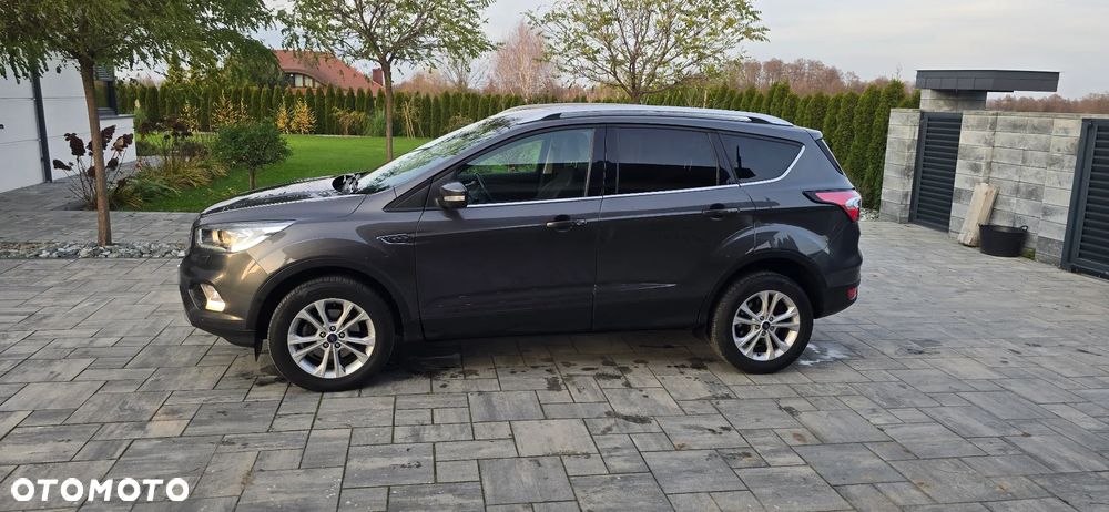 Ford Kuga 1.5 EcoBoost 2x4 Titanium - 3