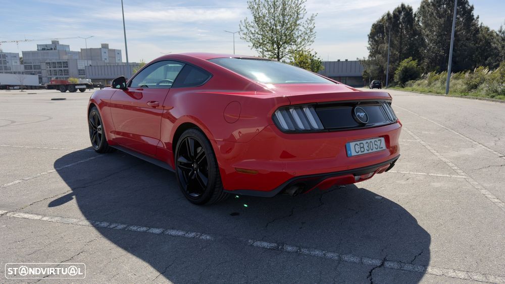 Ford Mustang 2.3 Eco Boost - 30