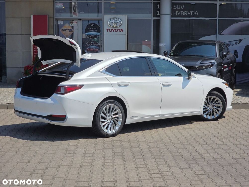 Lexus ES 300h Business Edition - 6