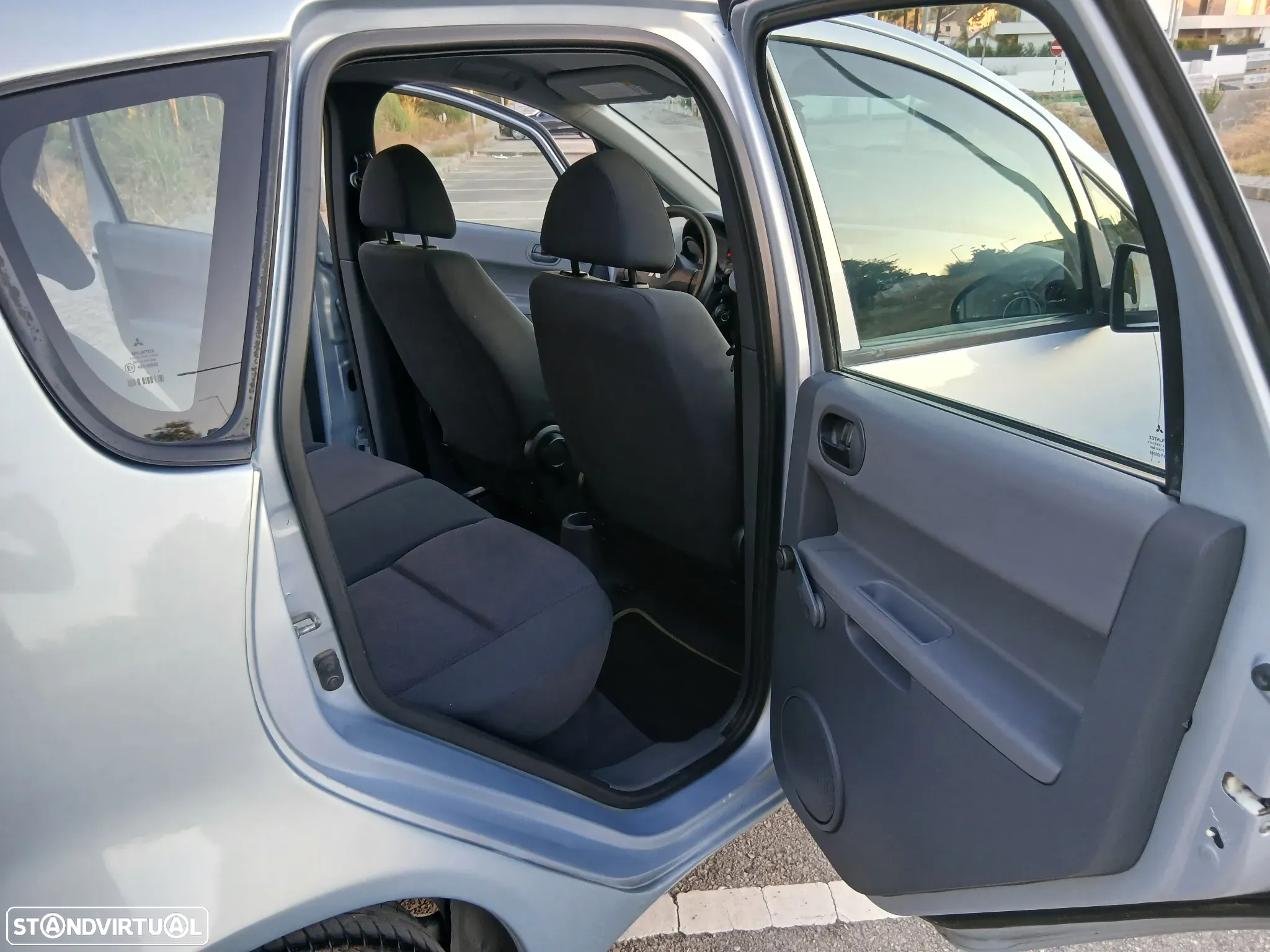 Mitsubishi Colt 1.1 Insport P. Segurança - 9
